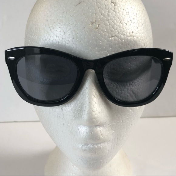 H&M black sunglasses with silver detail - Picture 2 of 13